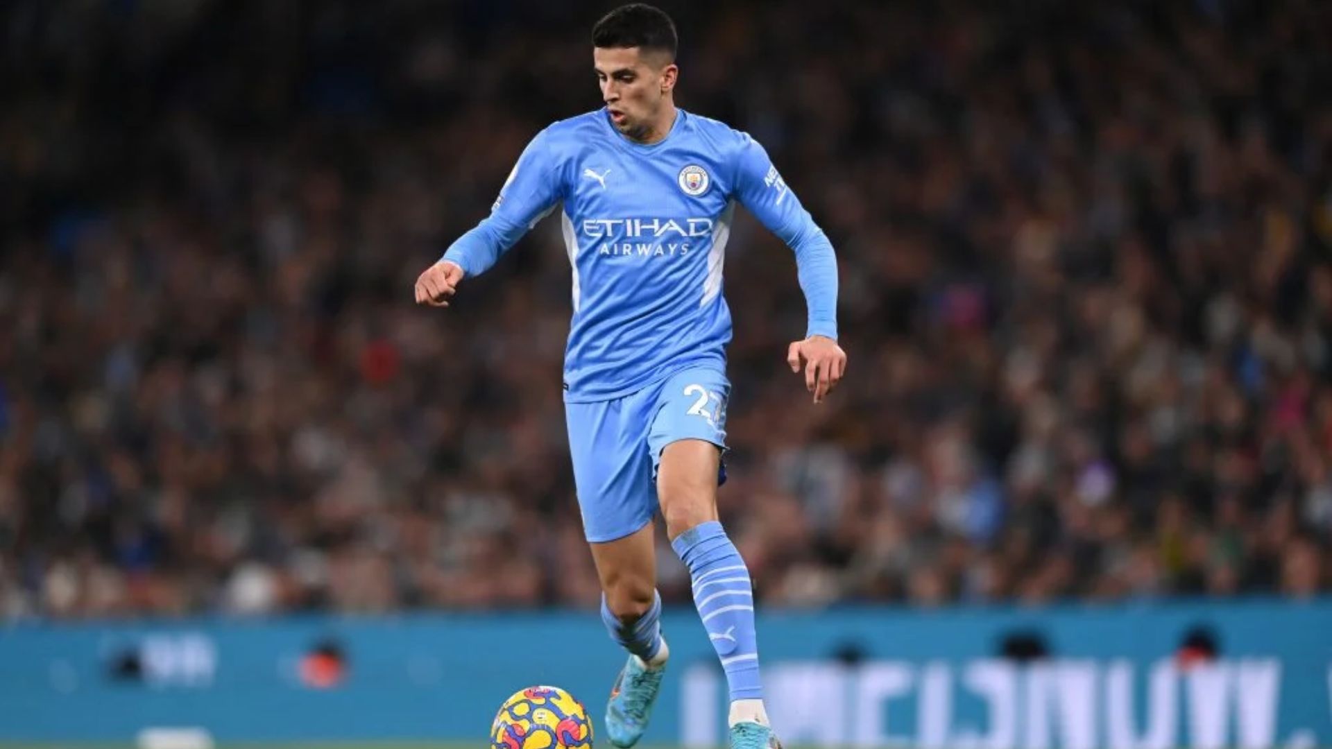 Barcelona put a deadline to complete the deal for Manchester City defender